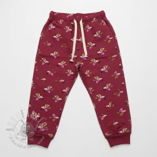 Prevešanka Dogs and hearts red