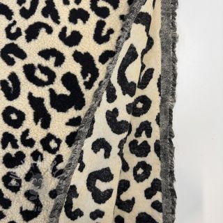 Plaščevina TEDDY JACQUARD Animal skin black