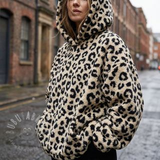 Plaščevina TEDDY JACQUARD Animal skin black