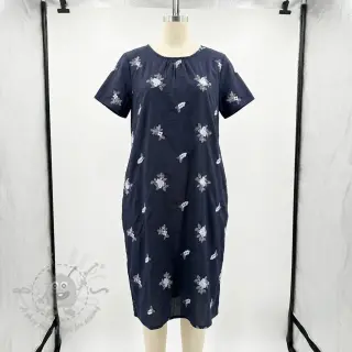 Bombažna tkanina VOILE EMBROIDERY Flowers navy