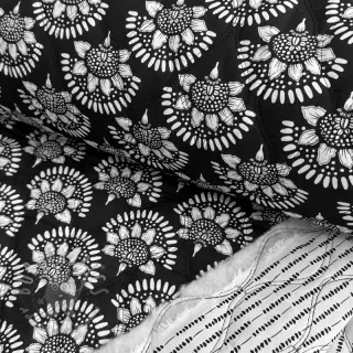 Bombažna tkanina VOILE STEPPED Bouquet flowers balck digital print