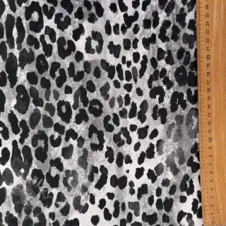 Kosmatena prevešanka Animal skin grey digital print