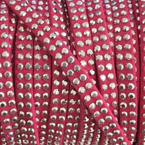 Semišasta vrvica s kristali fuchsia