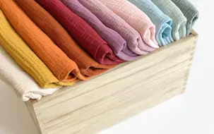 Enobarvni dvojni muslin