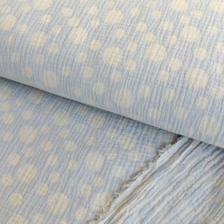 Dvojna gaza/muslin JACQUARD Dots light blue