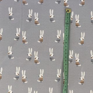 Pletenina Bunny buddies grey digital print