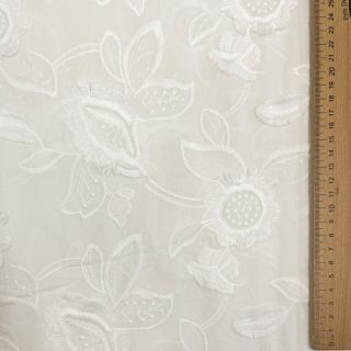 Bombažna tkanina EMBROIDERY Catchy Swingy off white