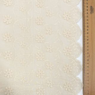 Bombažna tkanina EMBROIDERY Catchy daisy ecru