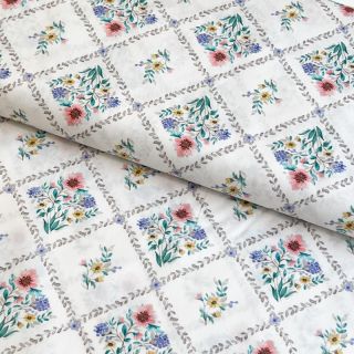 Bombažna tkanina Flowers Tara off white design A digital print