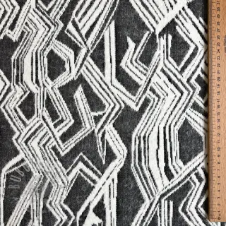 Pletenina jacquard Comfy Broken checks black